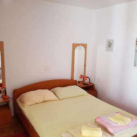 Apartmani Rosanda Petrcane Eksteriør billede