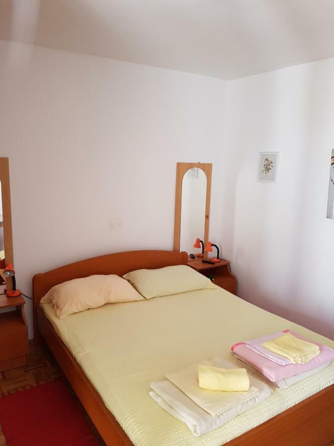 Apartmani Rosanda Petrcane Eksteriør billede