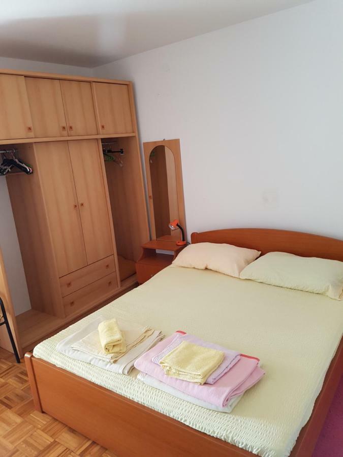Apartmani Rosanda Petrcane Eksteriør billede