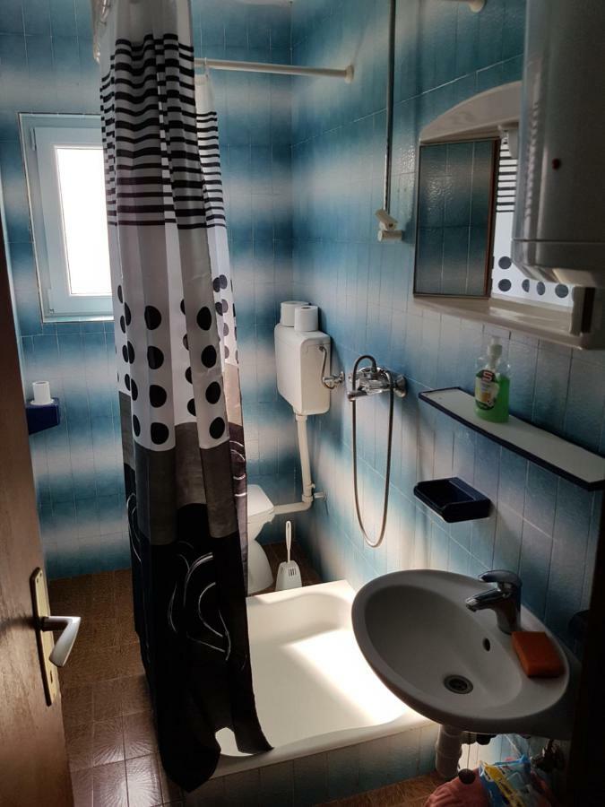 Apartmani Rosanda Petrcane Eksteriør billede